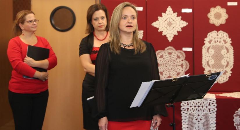 Klasszikus kórusének és néphagyományok találkozása a királynék földjén