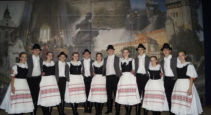Kulturális műsor a 775 éves Eszenyben - Ritmus és lélek