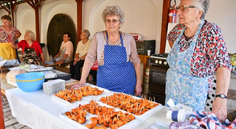 A kiszi illata csábította kóstolásra a kunszentmártoniakat