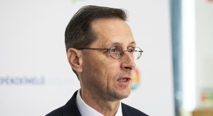 Gazdasági növekedésre számít az év második felére Varga Mihály