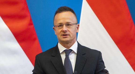 Szijjártó bejelentette: a kormány folytatja a felvidéki magyar közösség támogatását