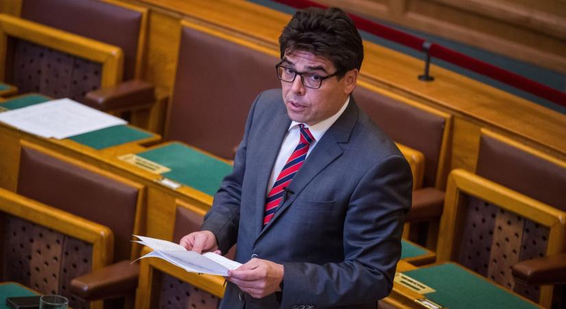 Zsigmond Barna Pál: Ukrajna állítsa vissza a magyar nyelvet védő jogi kereteket