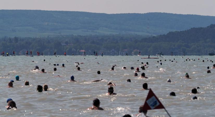 Jövő nyáron húslevest szeretnének főzni a Balatonból