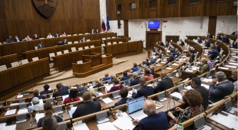 Felmérés: A PS nyerné a választást, megelőzné a Smert és a Hlast