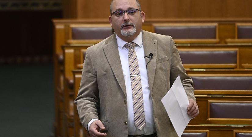 LMP: Magyarországot nem a Fidesz-KDNP kormányozza, hanem a multik