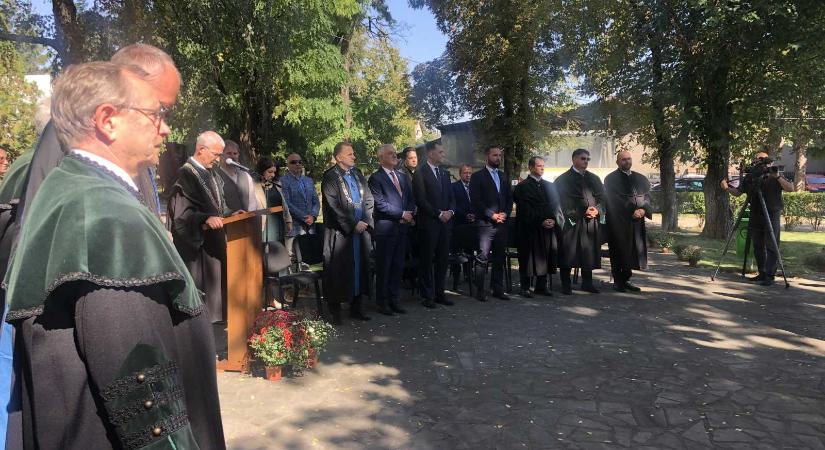 Első tanévnyitó a Sapientia önálló sepsiszentgyörgyi karán – Kezdődik az egyetemi campus építése is