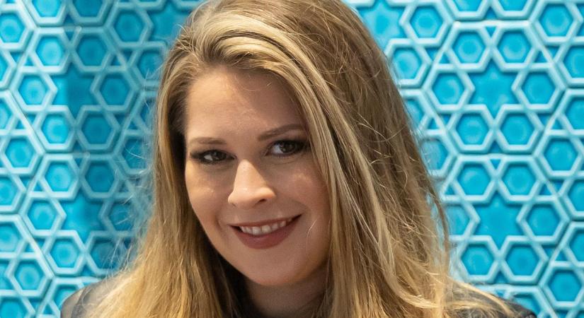 Leesett az állunk: Király Linda egyszerűen tündököl ebben az estélyi ruhában, és nem is akárkire hasonlít... (fotó)