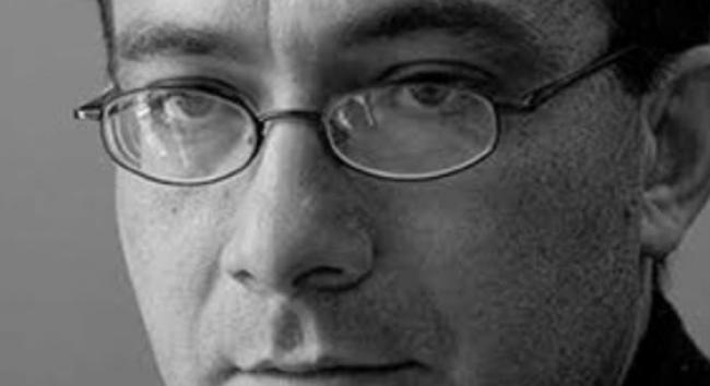 A debreceni író, költő könyvét 10 ezer diák kapja meg ingyen