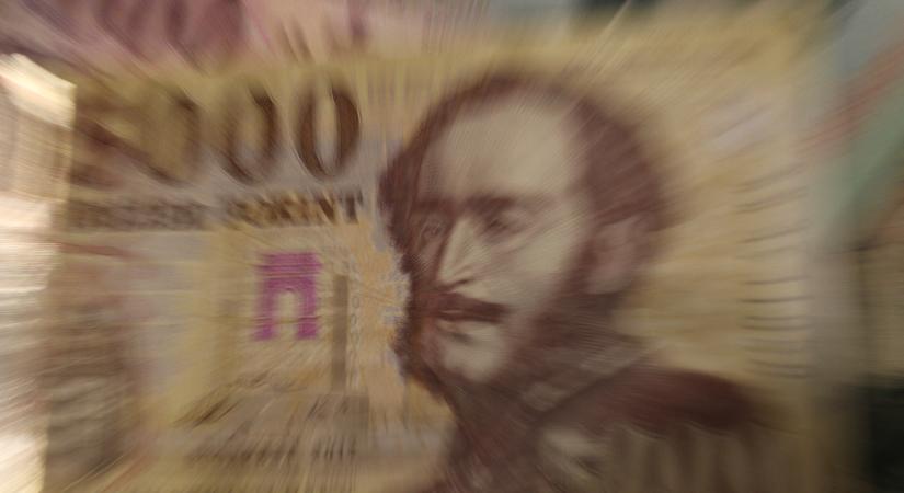 Ágynak dőlt a forint