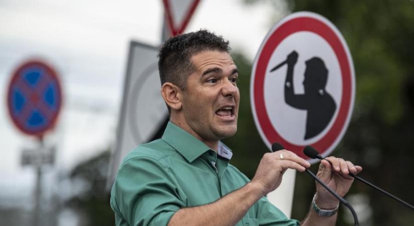 Megszavazták Novák Előd 5,2 milliós büntetését