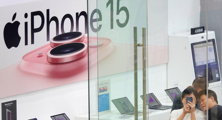 Beletört az Apple bicskája az 5G-be