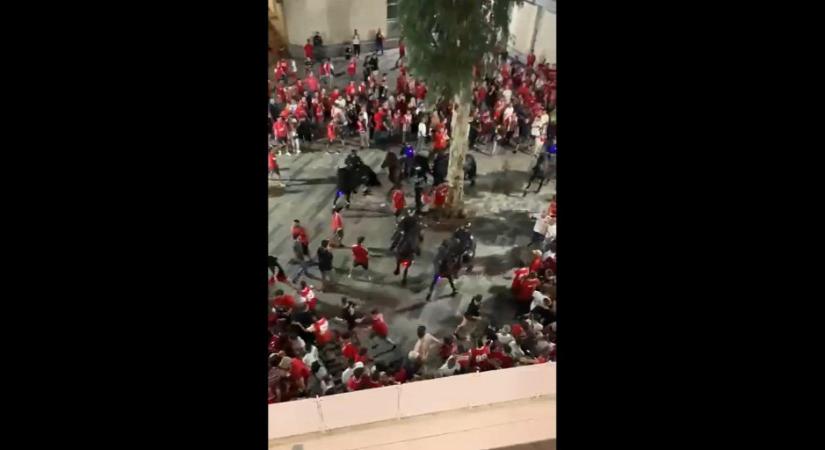 Embervadászat, fegyverarzenál és lovasroham vezette fel a botrányos rangadót - videó