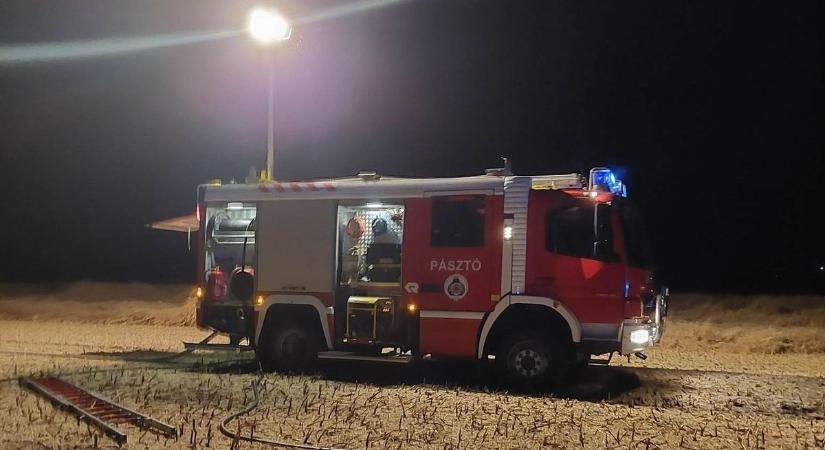 A kombájn belsejében kapott lángra a termény