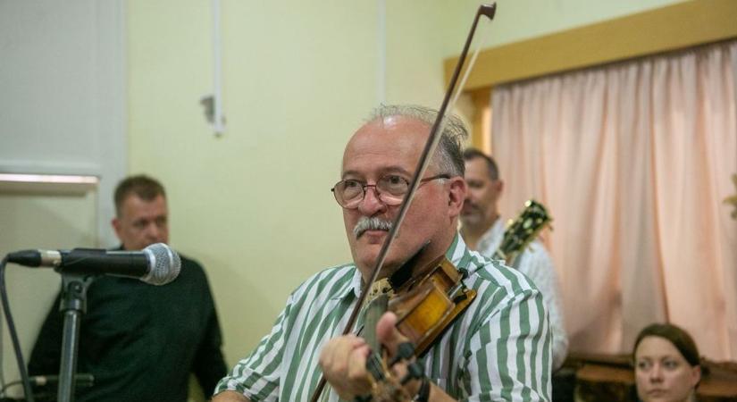 Csík János lesz a Hunyadi Pódium vendége