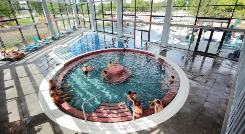 Egy napig 150 forintba kerülnek a budapesti fürdőbelépők