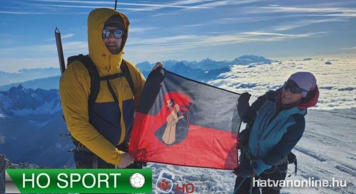 HO SPORT: A Mont Blanc csúcsán a petőfibányai zászló 
