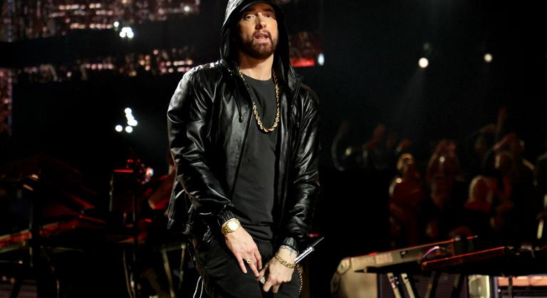 Eminem ronggyá keresi magát, de nevelt lánya nem kér a pénzéből
