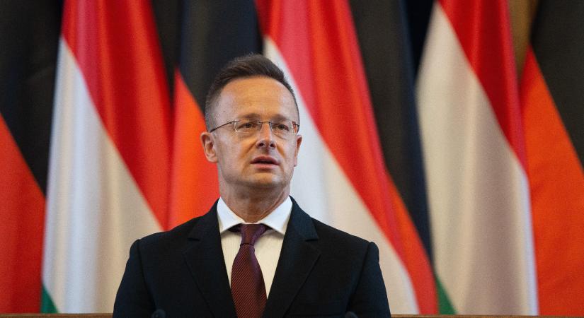 Szijjártó szerint nem kampányolás pártrendezvényekre járni