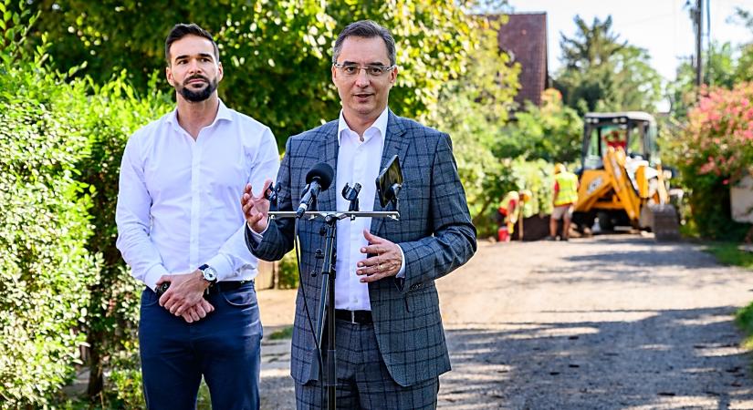 Újabb utcán kezdődött útépítés Debrecenben – fotókkal