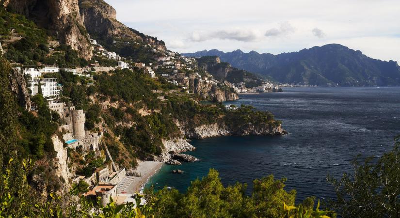 Az Amalfi-part egyik legeredetibb élménye ez a középkori sziklabástyához épült szálló