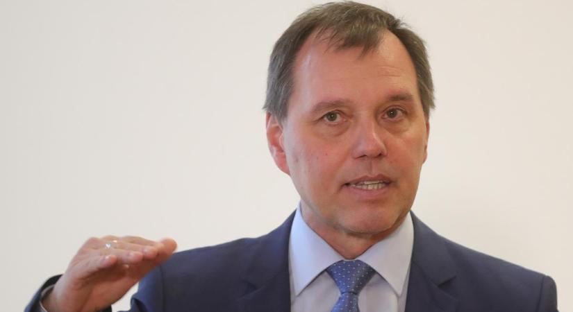 Szlávik János figyelmeztet: "Már nem a koronavírus a legnagyobb probléma, hanem a hosszú Covid"