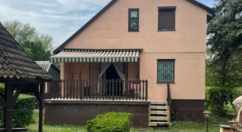 50 millióért árulják Zámbó Jimmy egykori nyaralóját