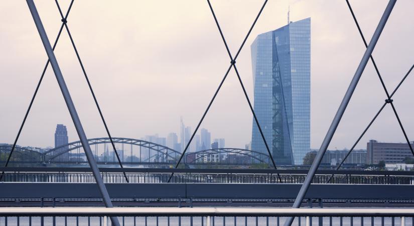 Az EKB döntéshozója drasztikus lépéssel riogatja a bankokat
