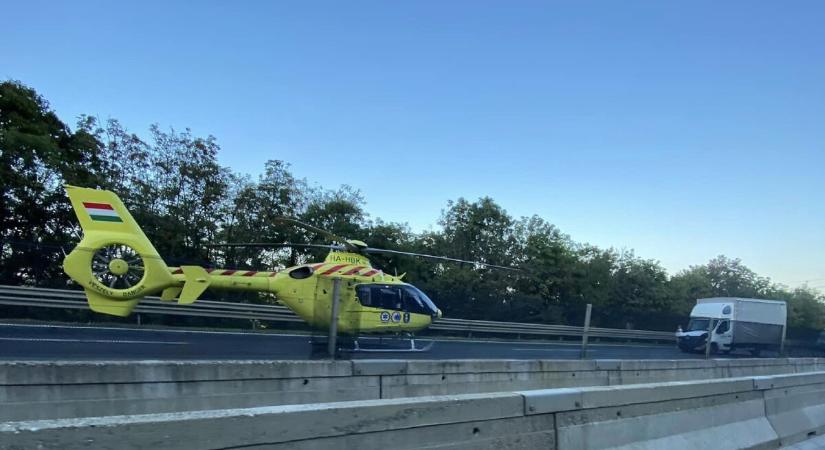 Nagy baleset az M3-ason Gödöllőnél, 10-12 kilométeres a torlódás