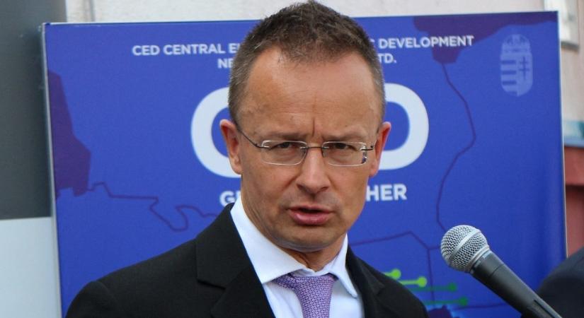 Szijjártó tagadja, hogy Szlovákia belügyeibe avatkozna