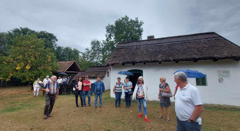 Az ország különböző pontjairól érkezett csoport fedezte fel Szabadszállás nevezetességeit