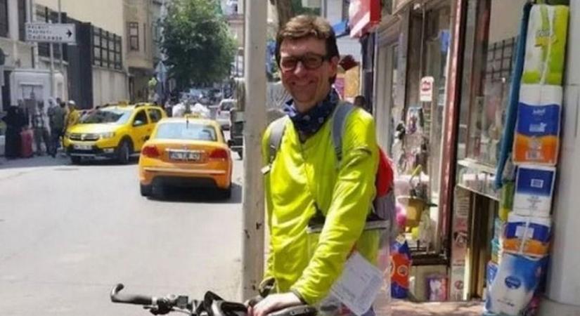 "Ez egy furcsa nap..." - szívszorító utolsó üzenetet küldött lányának a férfi