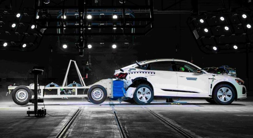 Megnyílt az Audi új járműbiztonsági központja
