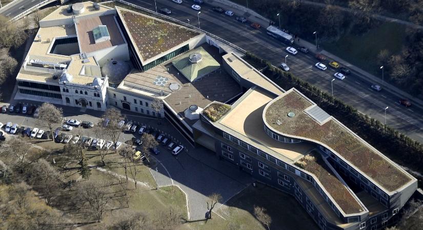 Ötmilliárd forint körüli összeget fordítanának az egyik budapesti fürdőre