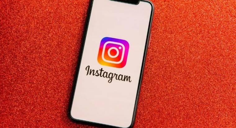 Egy neves youtuber az Instagramot okolja az iPhone 15 Pro Max felmelegedéséért