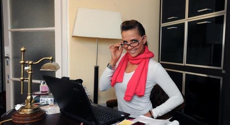 Szeretnéd, hogy Bálint Antónia vigyázzon a gyermekedre? Semmi akadálya, ennyit kell fizetned érte