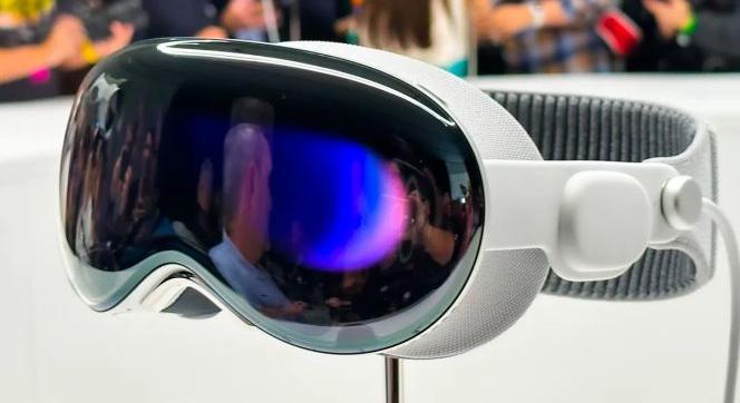 Apple Vision Pro 2: lehet, hogy sosem készül el az Apple csoda AR-headsetje?!