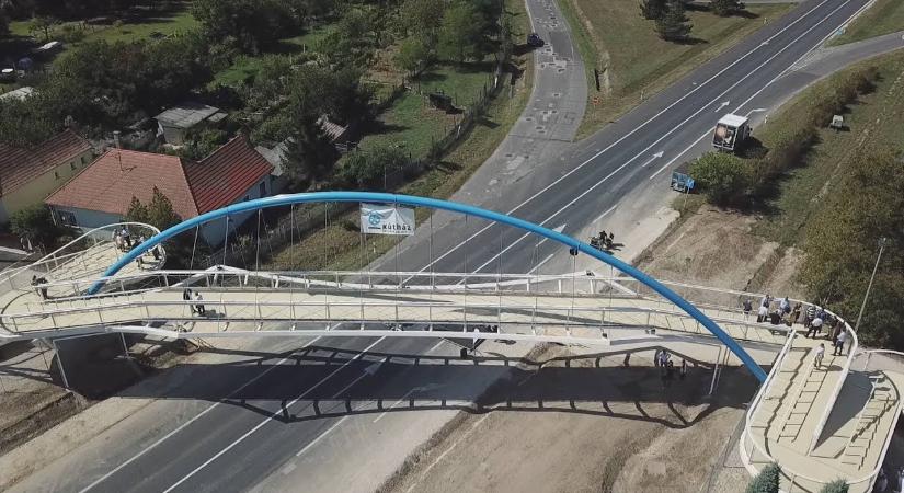 Újabb milliókat fizet Győr a Borkai-féle gyalogoshíd miatt
