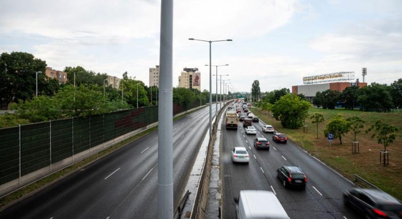 Publicus: már vannak, akik a benzinár miatt nem autóznak