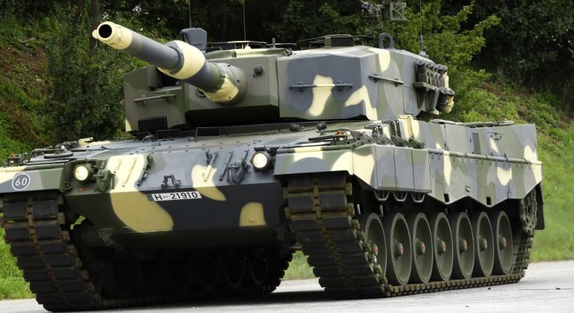 Egy tank forgolódott a Hungária körúton a Hős utcánál az éjszaka