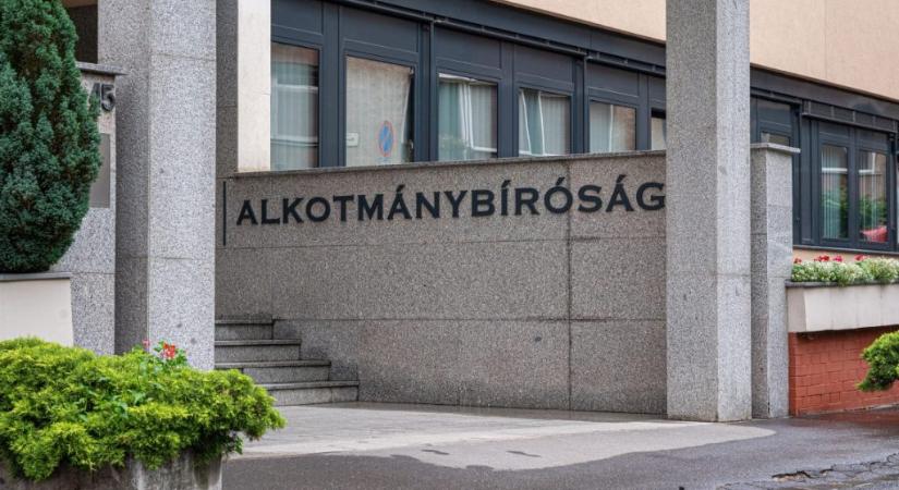 Szakszervezeti jogokat érintő szabályozást meszelt el az Alkotmánybíróság