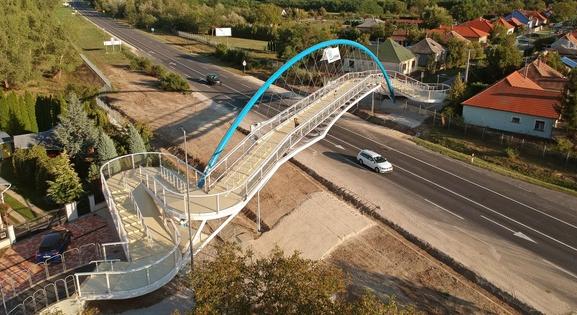 Milliókat fizetnek a károsultaknak Győrben Borkai 300 milliós hídja miatt
