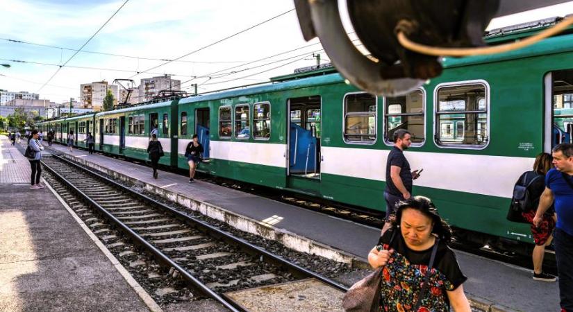 Buszokkal kell pótolni a kiöregedő HÉV-szerelvényeket, ha az Orbán-kormány nagyon gyorsan nem talál forrást újak beszerzésére és pályafelújításra
