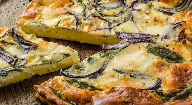 Becsapós pizza: sült polenta zöldséggel és sajttal