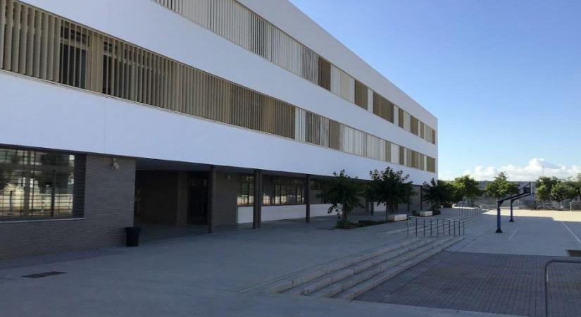 Vérengzés egy spanyol iskolában, öt embert sebesített meg egy késelő diák