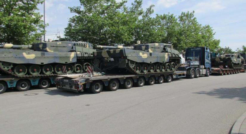 Tank forgolódott éjszaka a budapesti Hős utcánál – Videó!