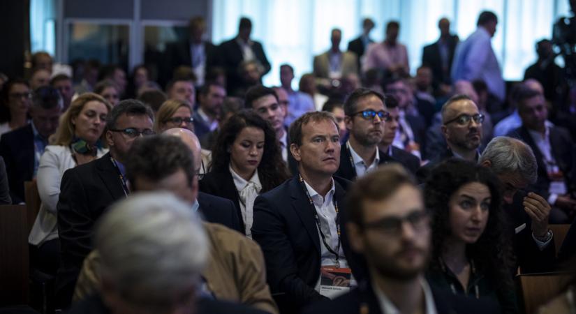 Már csak egy hét és nagy nevekkel jön a Portfolio Energy Investment Forum!
