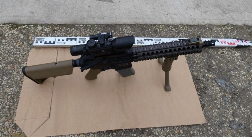 Tejfakasztó bulin megvadult testvérek lövöldöztek airsoft fegyverrel az utcán kószáló libákra