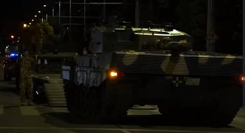 Leopard harckocsit láttál este a körúton? Oktatni jött, nem lődözni