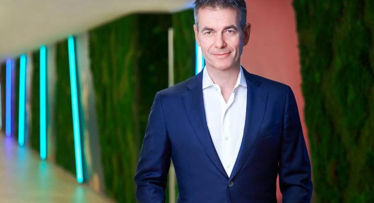 A Warner Music elnöke szerint az MI hamar nyomot fog hagyni a zeneiparon