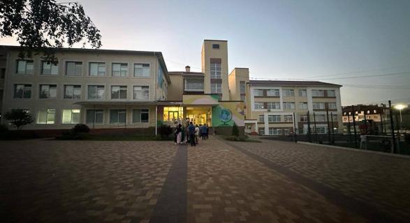 Könnygázt fújt szét egy lány az egyik Kijev megyei iskolában, 5 tanuló sérült meg